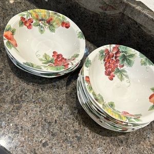 Bowls 13 total bowls available this grouping has 9 in it